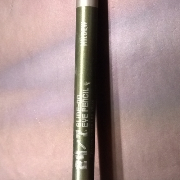 URBAN DECAY VAULT 24/7 GLIDE-ON EYE PENCIL IN MILDEW - Picture 2 of 3